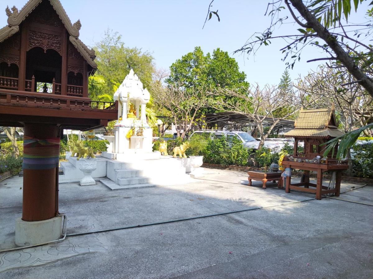 Supanich Condo Opposite The Train Station Chiangmai Chiang Mai Dış mekan fotoğraf